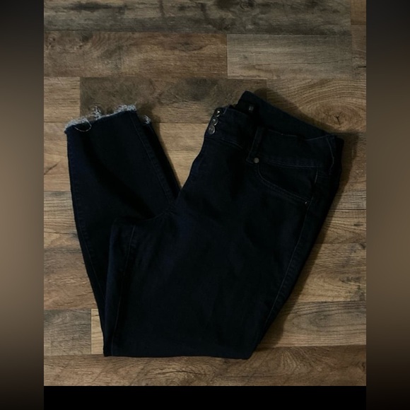 Torrid - Picture 4 of 4